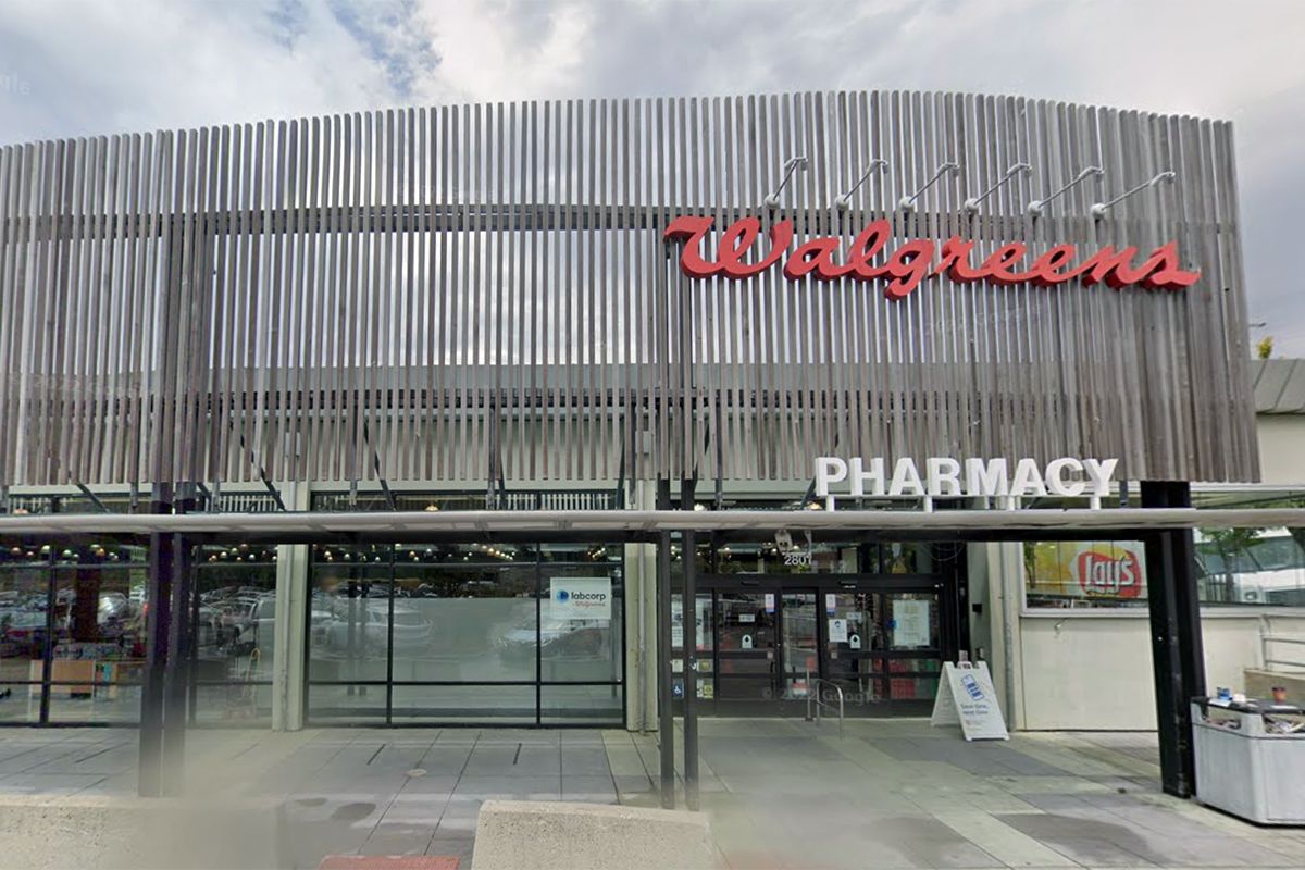 Group of 7, ages 12-18, robs Berkeley Walgreens via knife