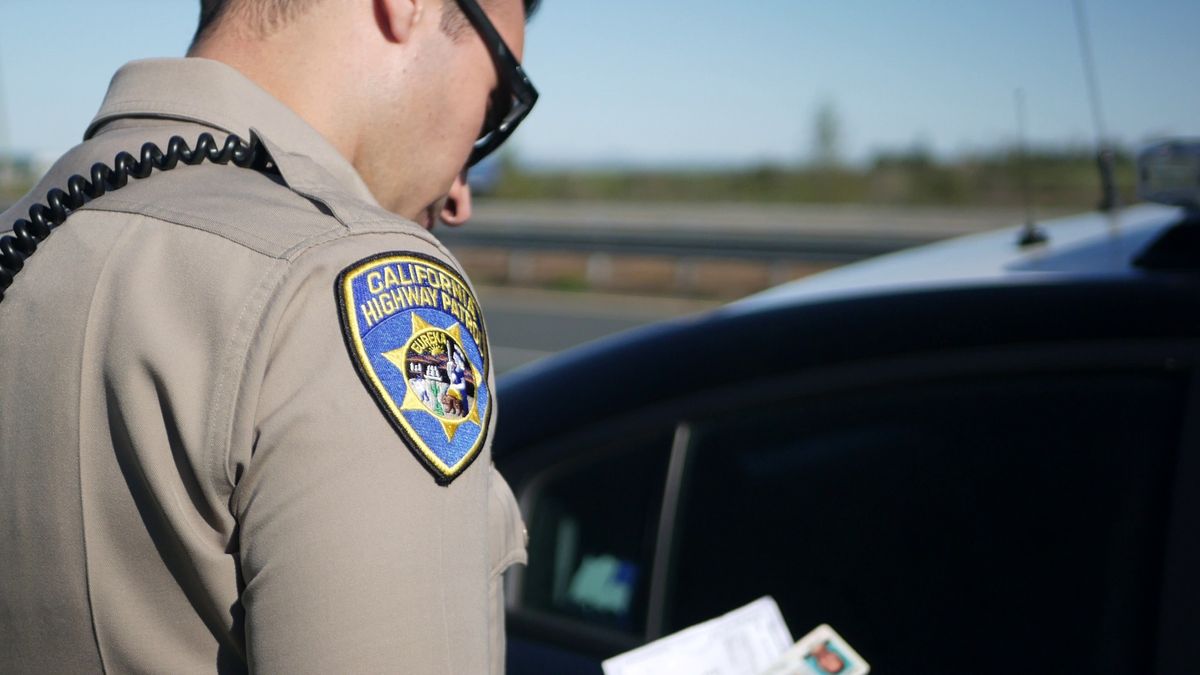 Man rescued after I-80 crash in Berkeley, fleeing into bay