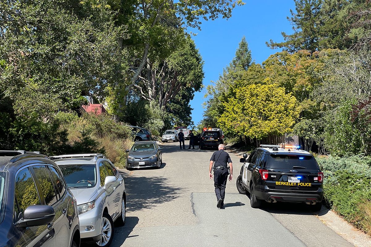 2 women stabbed, 1 has died, after Berkeley Hills attack