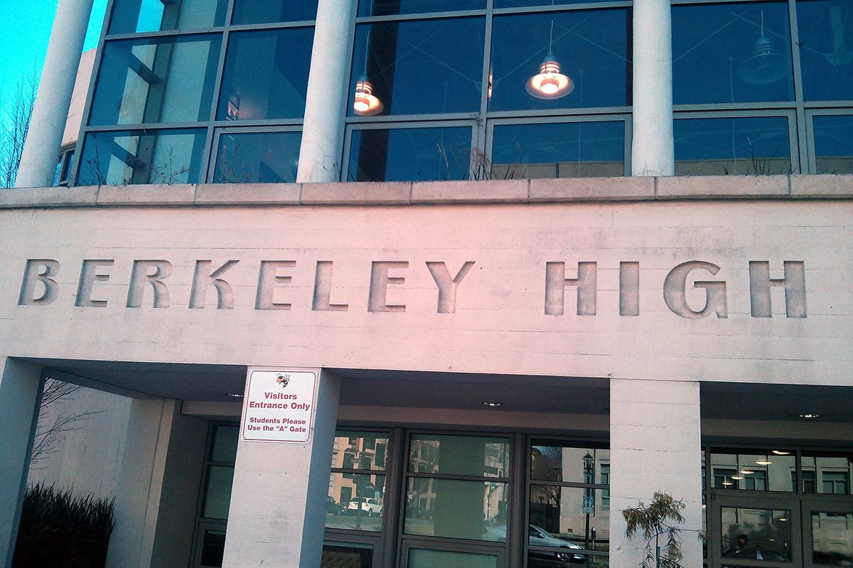 Update: 2 teens arrested after bringing guns to Berkeley High
