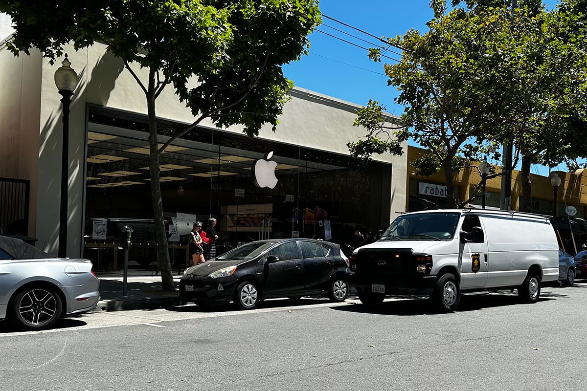 Berkeley police link pair to Apple Store burglaries, charges filed