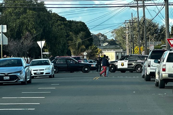 2 armed robberies in Berkeley lead to police chase on I-80