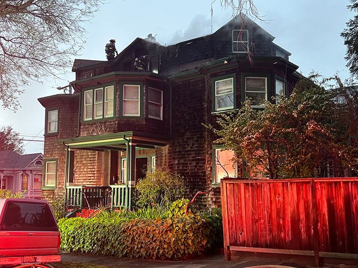 2 displaced, 1 hurt in house fire on Woolsey in South Berkeley
