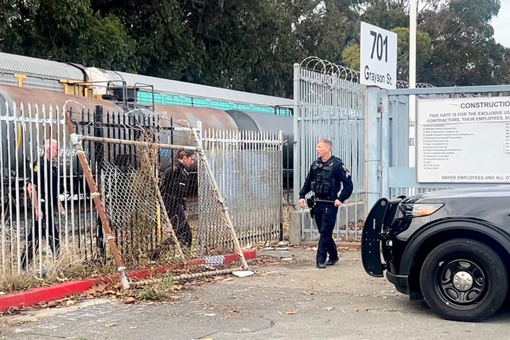 Person struck and killed by train in West Berkeley