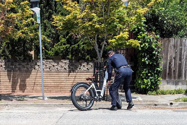 Teen on e-bike taken to Highland after Berkeley crash