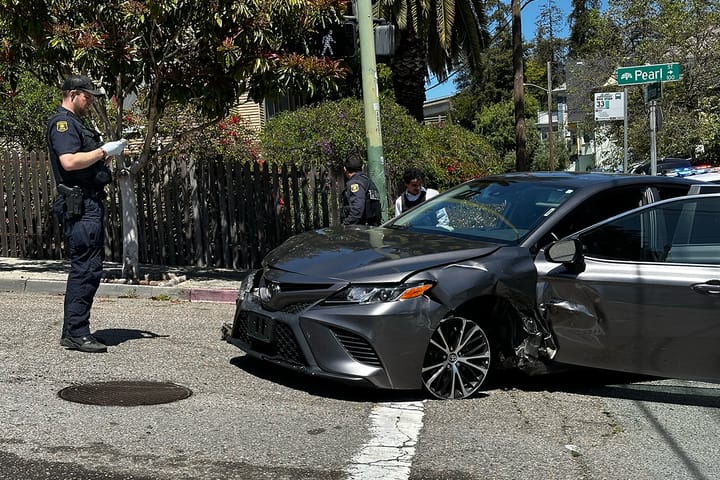 Armed robbery, pistol-whipping near UC Berkeley, 3 detained