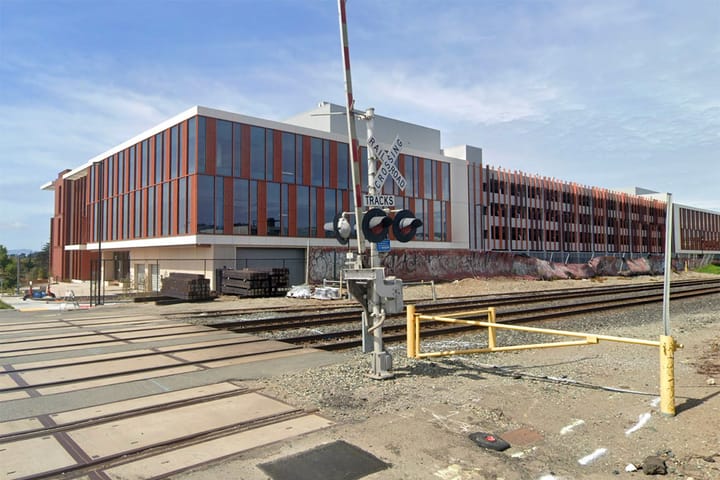 Man fatally struck by train in West Berkeley