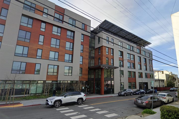 Uber driver has wallet, cash snatched while returning phone